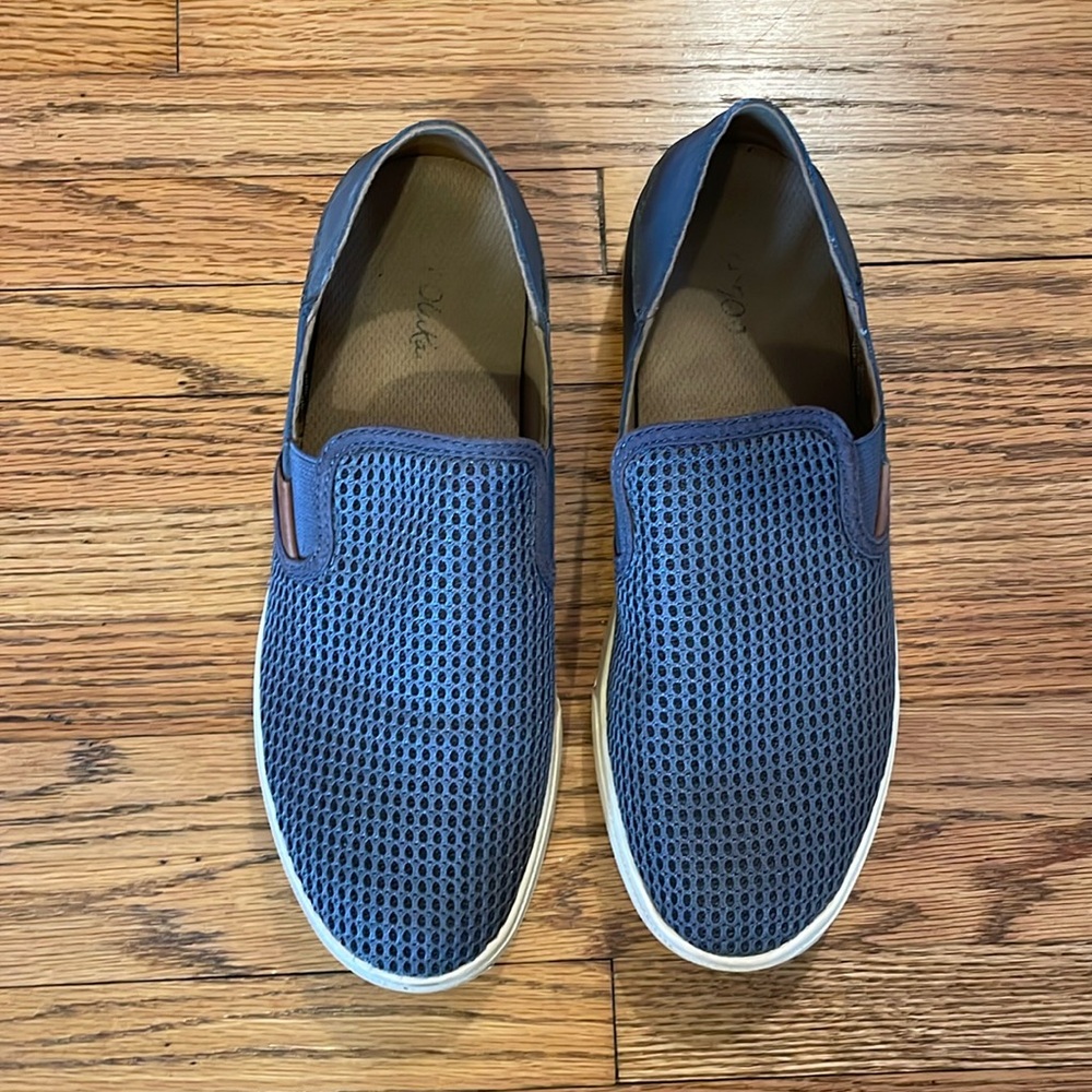 Olukai slip on size 9